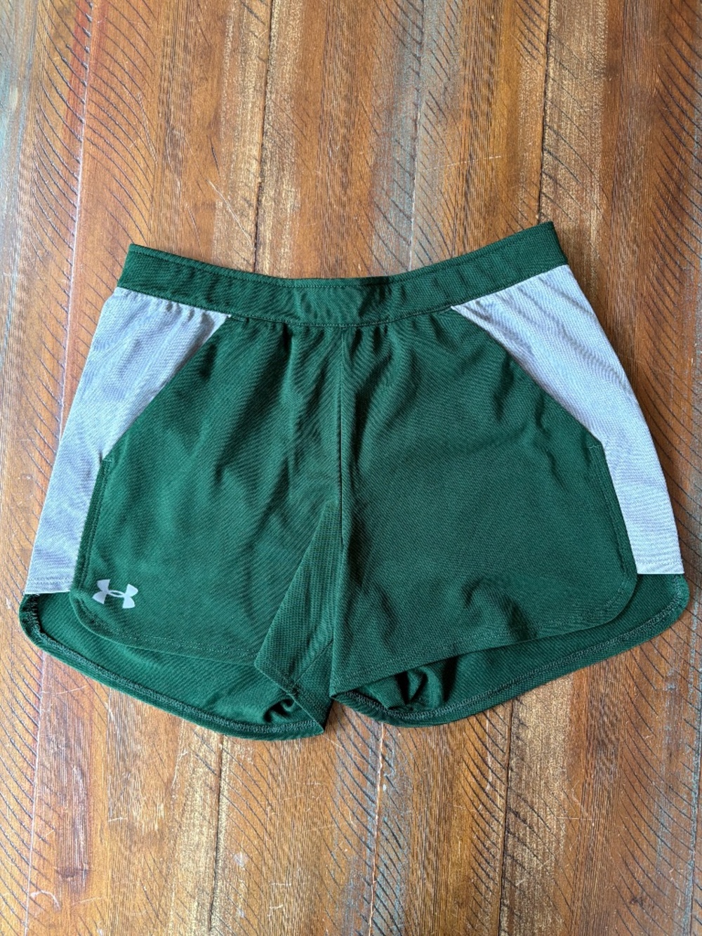 Women’s Under Armour Shorts Medium Green Gray Medium